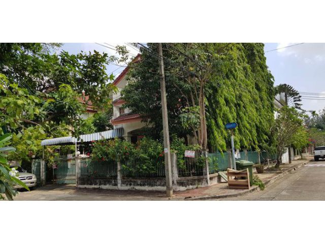 บ้านเดี่ยว 2 ชั้น หลังมุมหมู่บ้านเบญจรงค์ ใกล้โรงเรียนนานาชาติร่วมฤดี มีรถไฟฟ้าสายสีส้มผ่าน