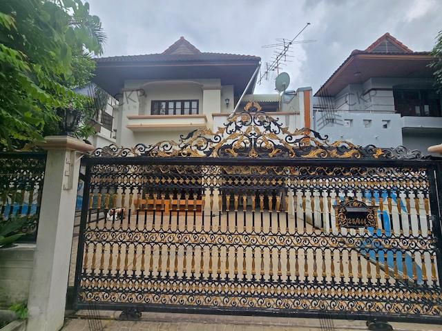 บ้านเดี่ยว บ้านแมกไม้ รามอินทรา 103/3 พื้นที่กว้างขวาง ก่อสร้างเอง โครงสร้างแข็งแรง ราคาถูกมากในย่านนี้ ติดถนนรามอินทรา ใกล้ทางด่วนส่วนต่อขยาย