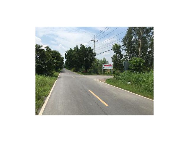 ที่เปล่าติดถนนเขตเทศบาล