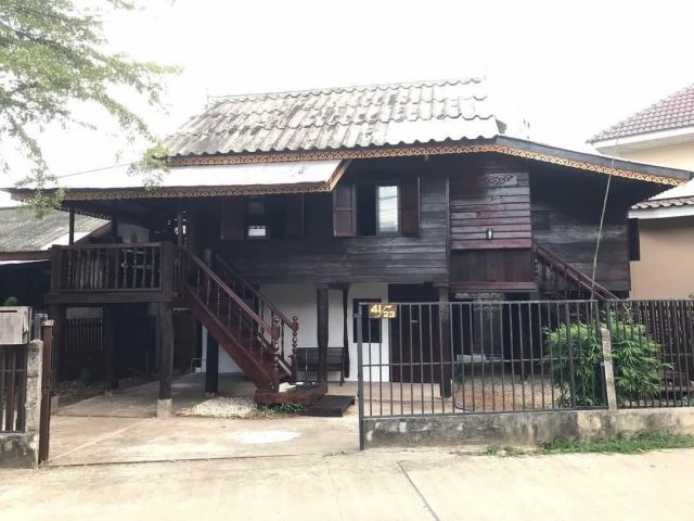 ขายบ้านไม้พร้อมที่ดินตำบลสุเทพใกล้เมืองโฉนดพร้อมโอน