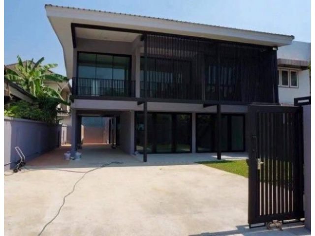 ให้เช่าบ้านเดี่ยว 2ชั้น ตกเเต่งสไตล์ LOFT หมู่บ้าน ต.รวมโชค Location โชคชัย 4 ใกล้  Central East Ville