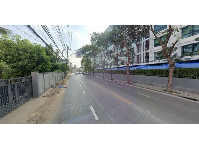 ขายที่ดินพร้อมสิ่งปลูกสร้าง ทำเลทอง ติดถนน เสนานิคม 1 !