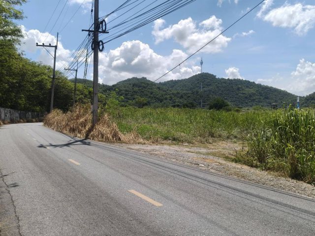 ขายที่ดินถนนธนะรัชต์ เขาใหญ่ ปากช่อง 4.5ไร่ อยู่ธนะรัชต์ต้นๆ ใกล้ปั้ม ปตท.กม7 มอเตอร์เวย์ M6 ใกล้โรงเรียนานาชาติเขาใหญ่