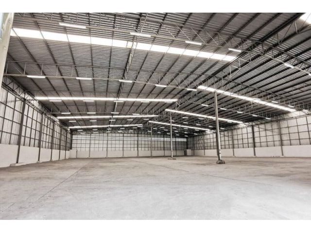 #ให้เช่าโกดังเก็บสินค้าริมถนนบางนา-ตราด สมุทรปราการ มีหลายขนาด  800 ตรม./960.ตรม/1,336.ตรม/2,186 ตรม. /5376 ตรม./6048 ตร