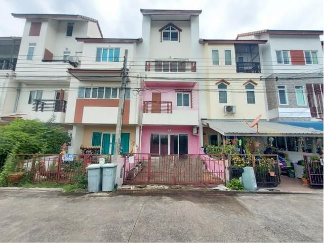 ขายทาวน์เฮ้าส์หมู่บ้านศุภวรรณ ลาดกระบัง 54 บางเสาธง จังหวัดสมุทรป