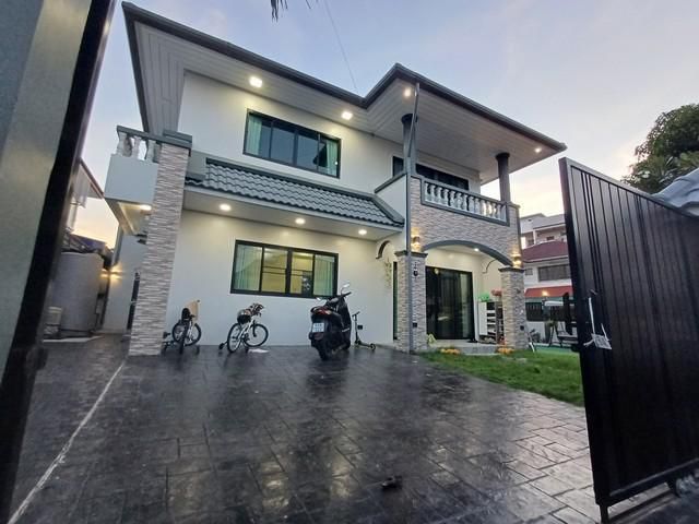 PB5522 ให้เช่าบ้านเดี่ยว หมู่บ้านฐานทอง เฉลิมพระเกียรติรัชกาลที่ 9 ซอย 54 บ้านrenovate ใหม่ เฟอร์นิเจอร์ครบ
