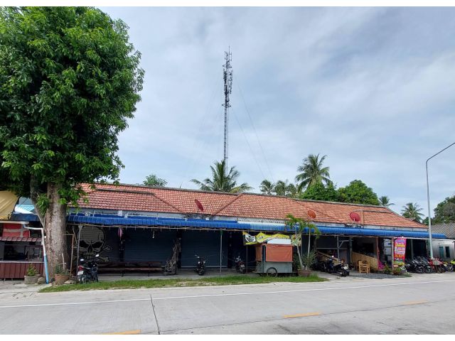 ต้องการขายอาคารพาณิชย์ชั้นเดียว 8 ห้องติดถนนท้องศาลา-หาดลิ้น