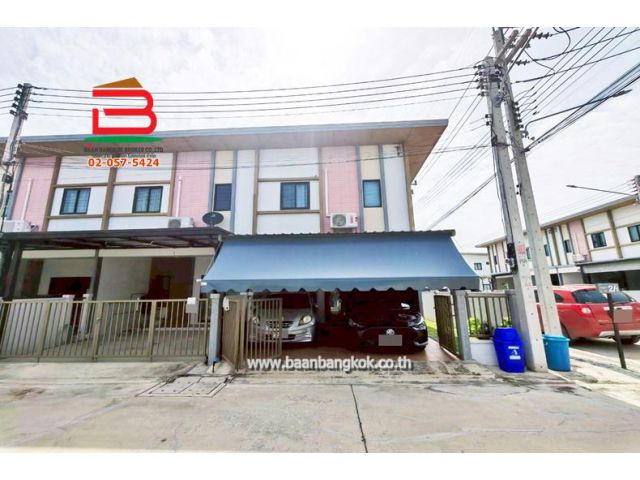 ทาวน์เฮาส์ หมู่บ้าน ภัทรไพรเวท 2 เฟส 3 เนื้อที่ 24.7 ตรว. ถนนปทุมธานี-สามโคก-เสนา อ.สามโคก จ.ปทุมธานี