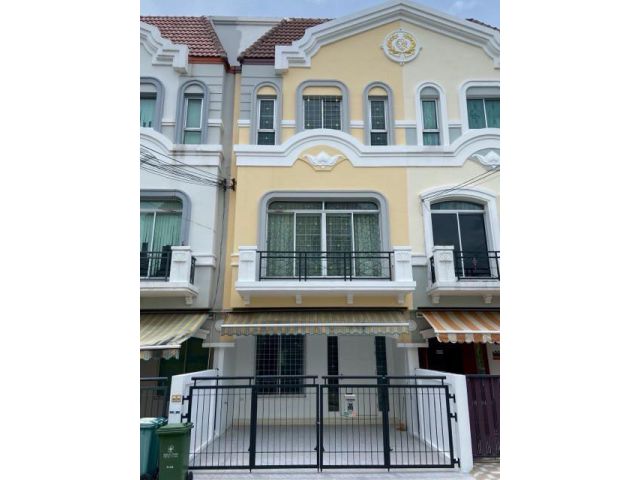 ให้เช่าทาวน์โฮม 3 ชั้น บ้านกลางเมือง สวิสทาวน์ เกษตร นวมินทร์ ประเสริฐมนูกิจ 25 หลังบ้านต่อเติมพร้อมแอร์