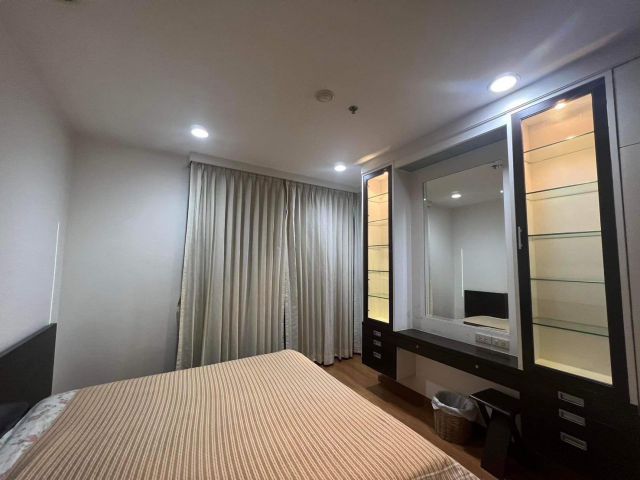 For Rent Condo Sathorn House fully furnished (S12-0467)