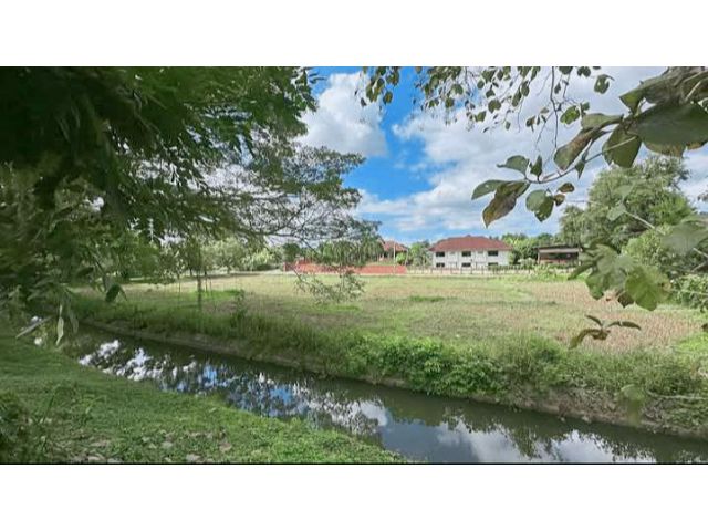 ขายที่นาด้านข้างติดฝายน้ำโรงพยาบาลเพียง 2 กม พร้อมโอน