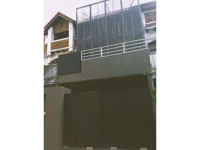 ให้เช่าโฮมออฟฟิศ 3 ชั้น 350 ตร.ม. รีโนเวทใหม่ พระราม 9 ซอย 19