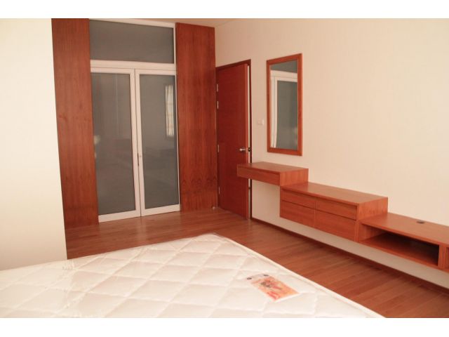 For Rent Condo Villa Sathorn fully furnished (S15-33729)