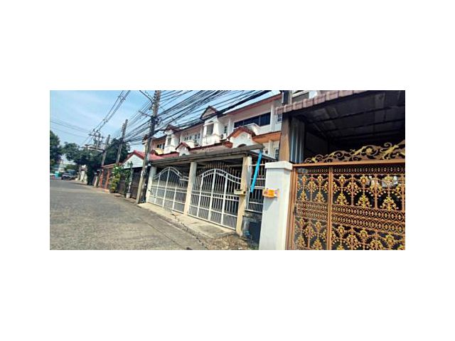 ขายด่วน ทาวน์เฮ้าส์ 3 ชั้น ซ.คลองลำเจียก นวลจันทร์ ขนาด 33 ตร.ว. (N.1795)