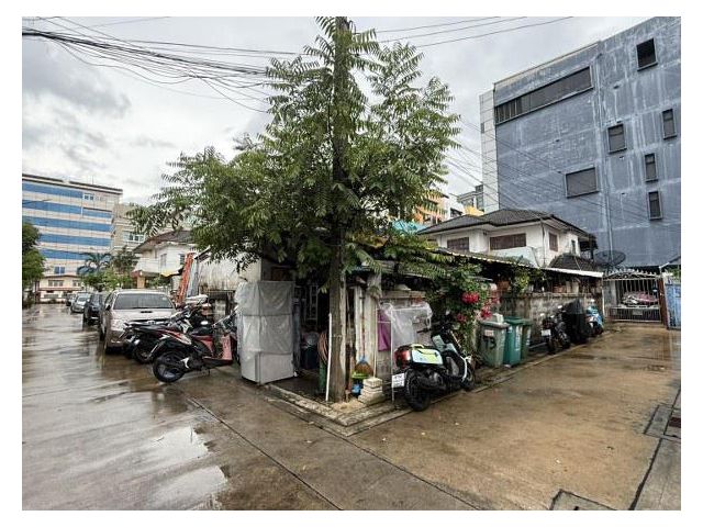 ขายที่ดินพร้อมห้องเช่าชั้นเดียว ห้วยขวาง (รหัสทรัพย์ 202551) ซอยสบายใจ แยก4 เขตสามเสนนอก เขตห้วยขวาง กรุงเทพฯ