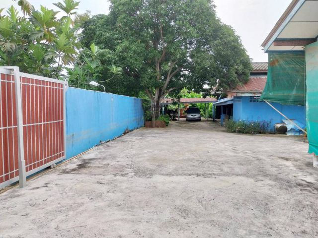 ขาย ที่ดิน 3-2-15.6 ไร่ พร้อมบ้าน 2 หลัง ต.บางกร่าง อ.เมืองนนทบุรี ใกล้ถนนราชพฤกษ์ บางกรวย-ไทรน้อย