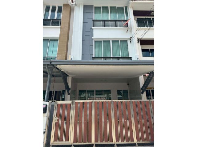ทาวน์โฮม 3 ชั้น บ้านกลางเมือง 20 ตรว สาทร-ตากสิน2 ตกแต่งพร้อมอยู่ แขวงบางค้อ เขตจอมทอง กรุงเทพฯ