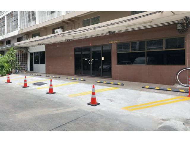 ให้เช่าสำนักงาน 2 ชั้น พื้นที่ใช้สอย 175 ตรม. OFFICE for RENT ถนนพระราม 4 ซอยภูมิจิตร ใกล้ BTS พระโขนง