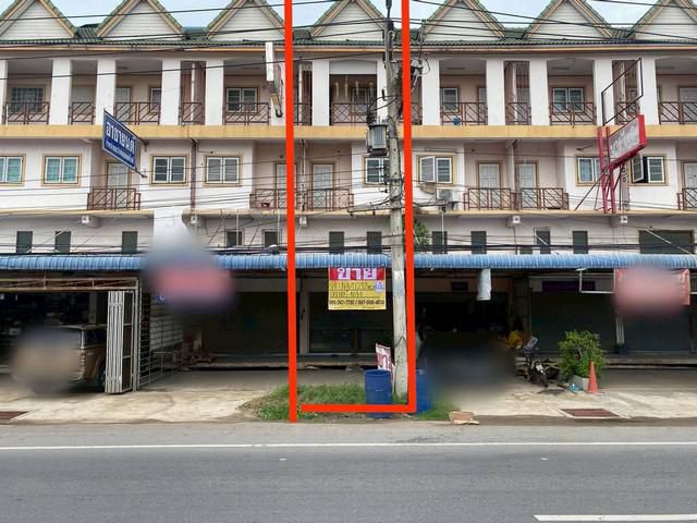ขายอาคารพาณิชย์ 1 คูหา 3ชั้นครึ่ง 21.2ตร.วา  ใกล้โรงพยาบาลบ้านแพ้