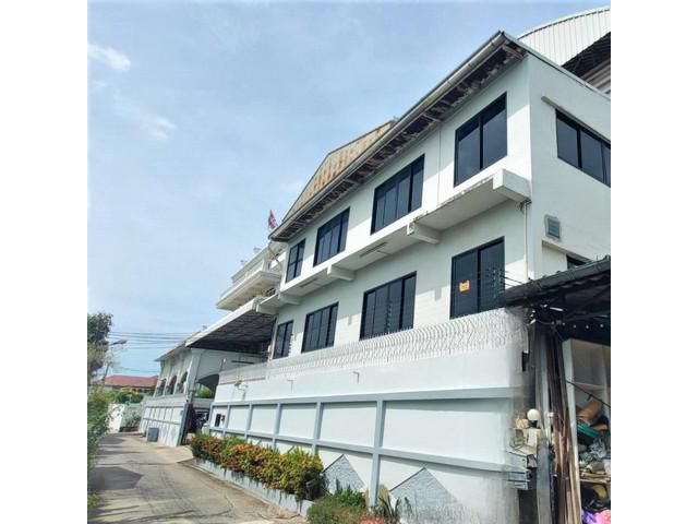 ขายด่วน! อาคารสำนักงาน บนพื้นที่ดิน 167 ตร.วา ซอยพุทธบูชา 2