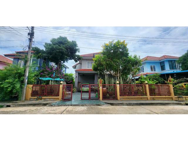 ม.วรารักษ์ โรจนะ ถ.โรจนะ-วังน้อย จ.อยุธยา