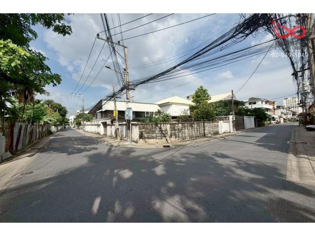 ขายที่ดินพร้อมบ้าน 100ตรว.ซอยสบายใจ รัชดา สุทธิสาร ลาดพร้าว