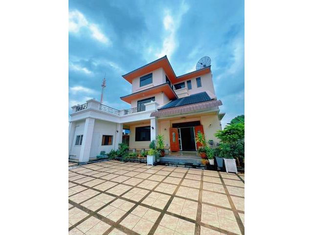 ให้เช่าบ้านเดี่ยว 3ชั้น เหมาะทำออฟฟิศสำนักงาน สตูดิโอไลฟ์สดและพัก