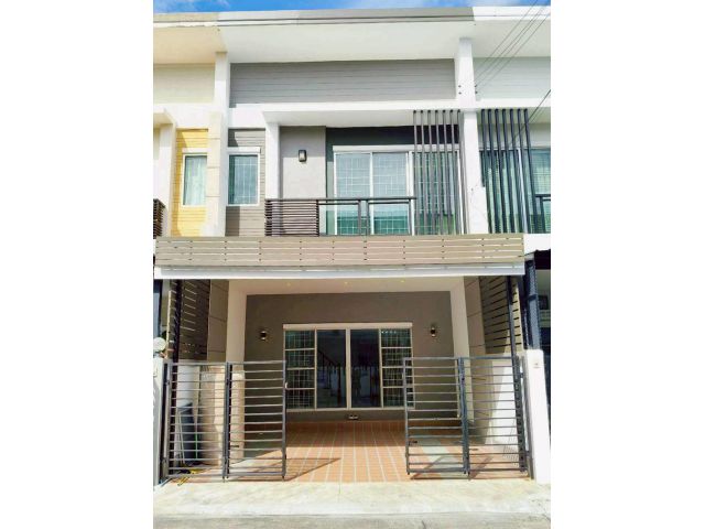 ขายทาวน์โฮม 2 ชั้น​  หมู่บ้านเต็มสิริ อเวนิว รีโนเวทใหม่​ เนื้อที่ 20.7 ตารางวา 3 ห้องนอน แขวงบางชัน​ เขตคลองสามวา