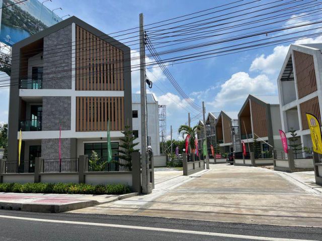ขาย / เช่า Home Office (ชัยพฤกษ์) 2 และ 3 ชั้นพร้อมที่ดิน ทำเลดี เดินทางสะดวก ใกล้สถานีรถไฟฟ้า MRT แยกปากเกร็ด