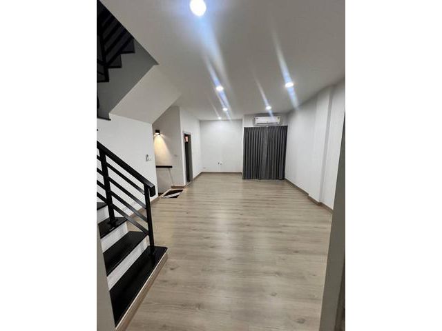 ให้เช่าโฮมออฟฟิศ 4 ชั้นทำเลทองลาดพร้าว-เกษตร-นวมินทร์