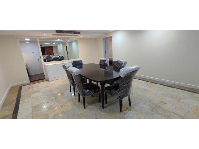 Luxury Condo  for rent now  3  Beds size room too big at sukhumvit soi 18
