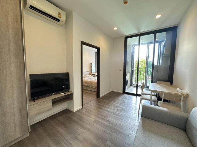 Whizdom Essence for rent 1 bedroom 1 bathroom 35 sqm rental 20,000 baht/month