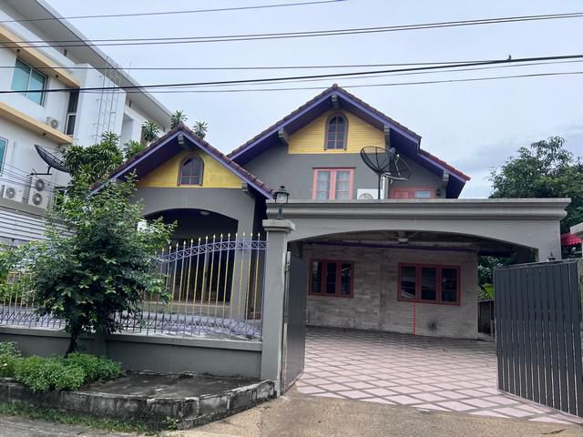 ให้เช่าบ้านเดี่ยว 2 ชั้น หมู่บ้าน สวนนครินทร์โครงการ1 ซอยศรีนครินทร์ 46 ทะลุซอยประวิทย์และเพื่อน ซอยตรงข้าม ห้าง พาราไดซ