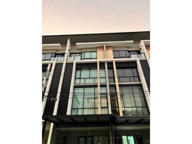 ให้เช่าโฮมออฟฟิศ  4 ชั้น โครงการ Premium Place เกษตร-นวมินทร์ ติดถนนสุคนธสวัสดิ์ เหมาะทำสำนักงาน