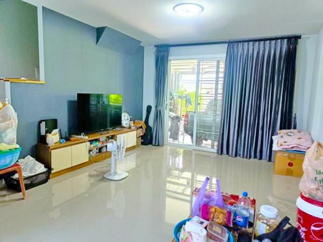ทาวน์โฮม 2 ชั้น  3 นอน ตลาดลาดสวาย 1.1 กม.สุขาภิบาล5 สายไหม