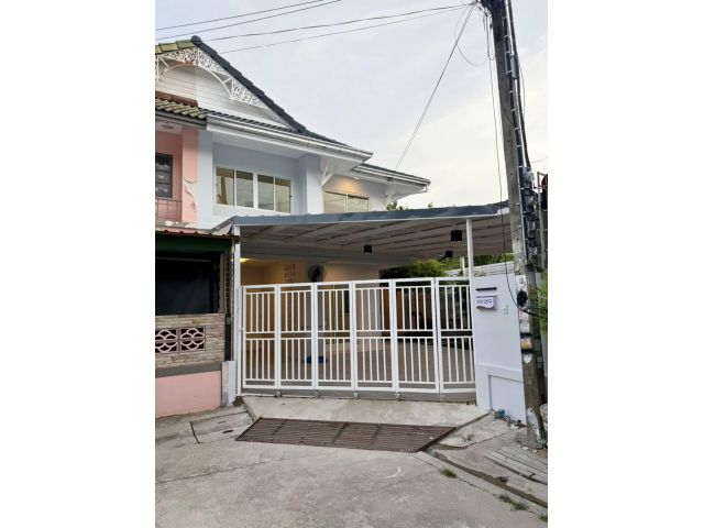 ขายบ้านแฝด หมู่บ้านพฤกษา18