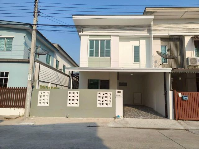 ขายทาวน์โฮม 2 ชั้น​  หมู่บ้านพฤกษาวิลล์ 62/1 รีโนเวทใหม่​ เนื้อที่ 23.7 ตารางวา 3 ห้องนอน พร้อมอยู่