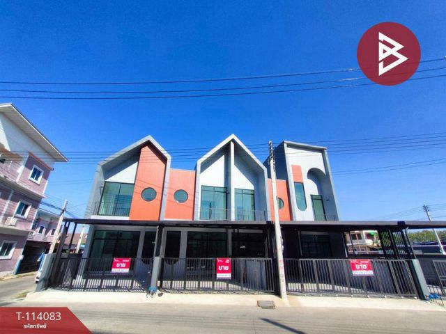 ขายทาวน์เฮ้าส์ ( 3 หลังสุดท้าย)  ถนนบางนา-ตราด กม.40 อ.บางปะกง ฉะเชิงเทรา นัดเปิดบ้าน LINE ID 9BWOY