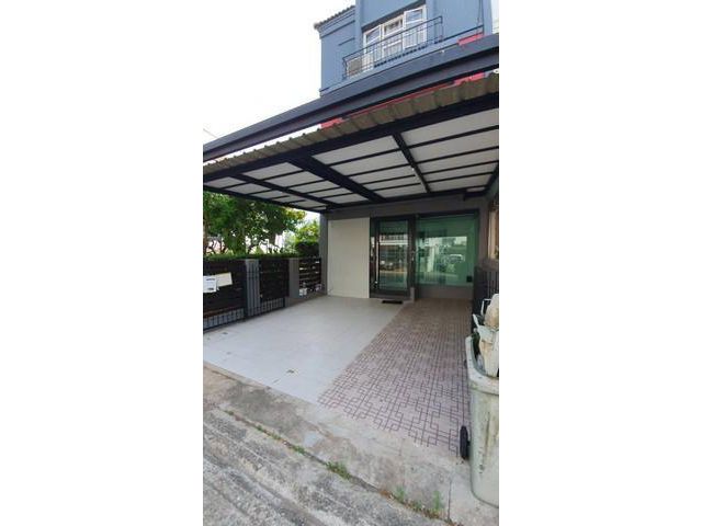PB5565 ให้เช่าทาวน์โฮม 3ชั้น ย่านลาดพร้าววังหิน หมู่บ้าน ชาลิสา ซอยลาดพร้าววังหิน 34 เหมาะอยู่อาศัยและทำโฮมออฟฟิศ จอดรถไ