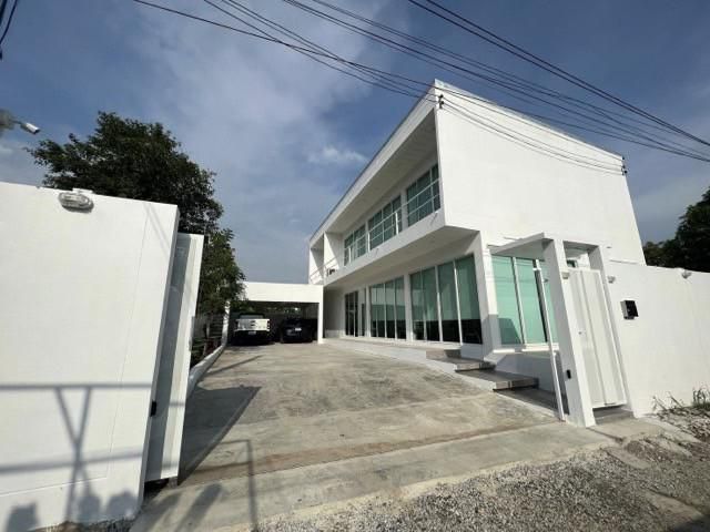 ให้เช่าบ้านเดี่ยว 2 ชั้น Locationลาดกระบัง บ้านสไตล์ Modern พร้อมเฟอร์นิเจอร์อุปกรณ์เครื่องใช้ไฟฟ้า