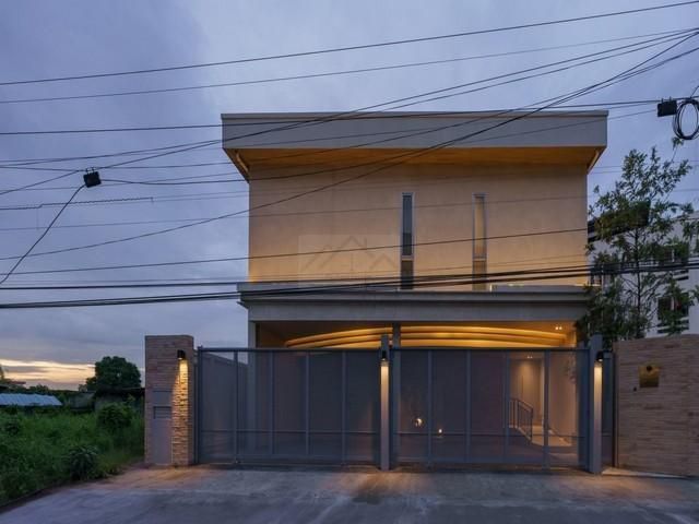 ขาย บ้านเดี่ยวสร้างใหม่ สระว่ายน้ำระบบน้ำเกลือ ริมถนนสิรินธร ใกล้ทางด่วน ติด รถไฟฟ้า บางบำหรุ เดินทางสะดวก