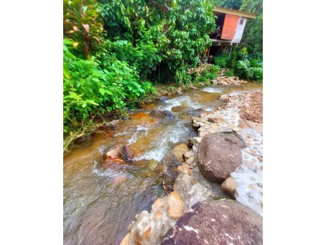 ขายที่ดินติดลำธารน้ำตำบลเทพเสด็จดอยสะเก็ตพร้อมโอน