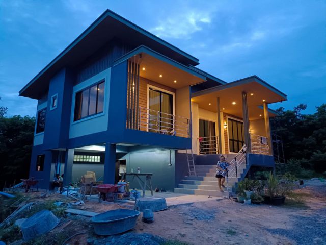 บ้านสไตล์โมเดิร์นกลางธรรมชาติ บนที่ดิน 2 ไร่ เหมาะสำหรับครอบครัวหรือทำเกษตร