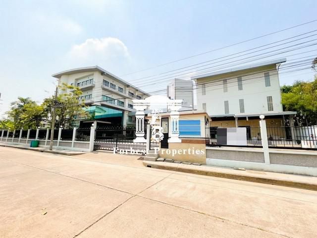 ขาย ขาย อาคารสำนักงาน ถนนพัฒนาการ 76 เนื้อที่ 1 ไร่.