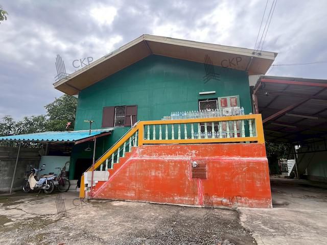 บ้านพร้อมที่ดิน เนื้อที่ 1 ไร่ พร้อมบ้าน 2 หลัง โกดัง 12*12 เมตร 1 หลัง