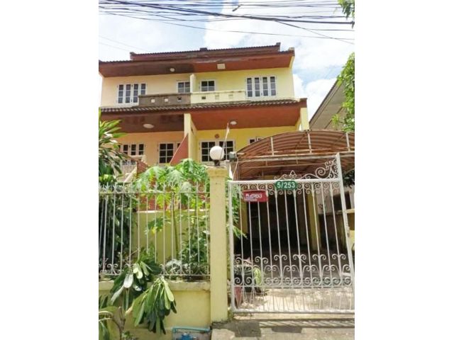 ทาวน์โฮม 3 ชั้น มบ.ประชานิเวศน์2 ระยะ3 ใกล้โรงเรียนประชาอุปถัมภ์