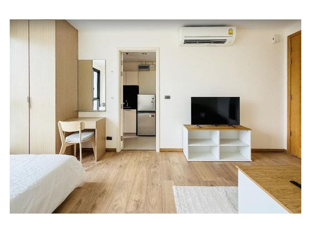 Fuse Sathorn-Taksin : ฟิวส์ สาทร-ตากสิน