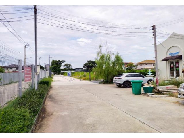 เซ้งและให้เช่าพื้นที่ประกอบธุรกิจ อาคาร 1 ชั้น ซอยลาดปลาเค้า 8 ทำเลดี