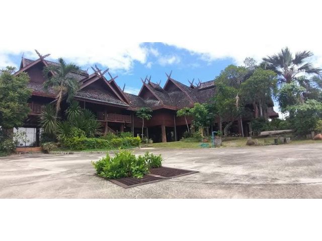 ขายบ้านทรงไทยหลังใหญ่พร้อมผู้เช่าติดถนนหลักพร้อมโอน