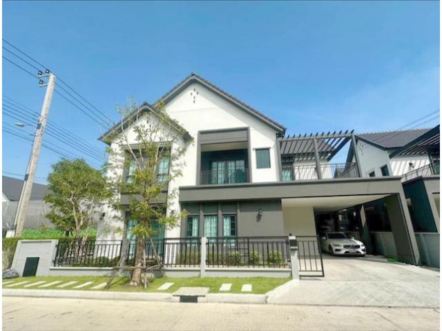 BS988 ขายบ้าน Centro บางนา เฟส 2 หลังมุม ทิศใต้ วิวสวน พร้อมผู้เช